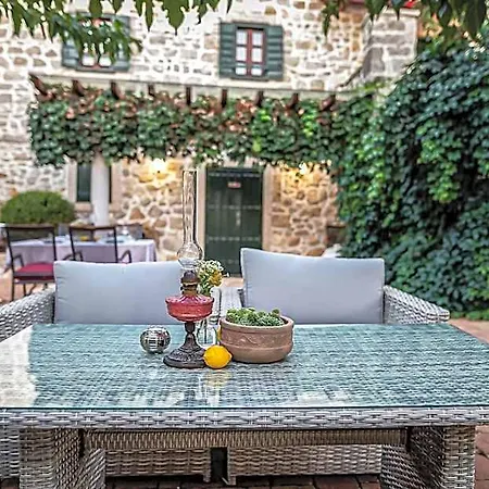 Heritage & Estate Raznjevica Dvori Ad 1307 Hotel Vrana (Zadar)