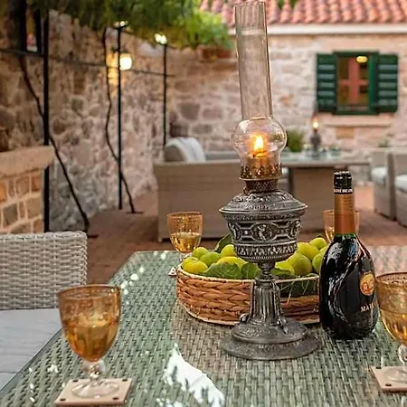 Heritage & Estate Raznjevica Dvori Ad 1307 Hotel Vrana (Zadar)